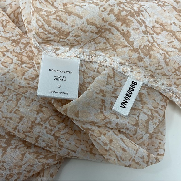 NewYork& Company Shear Blouse Size small‎ B3 - Picture 6 of 8